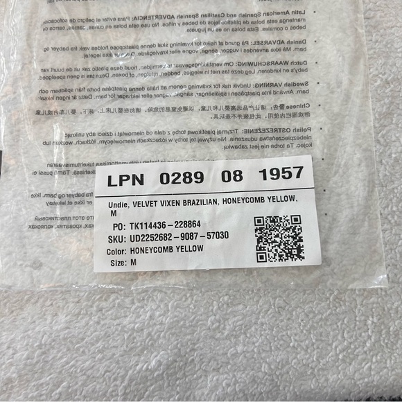 SAVAGE X FENTY Velvet Vixen Brazilian Panty in Honeycomb Yellow Sz M NWT - Picture 10 of 10